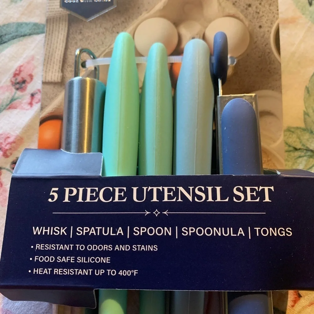 5 Piece Utensil Set in Blue and Green